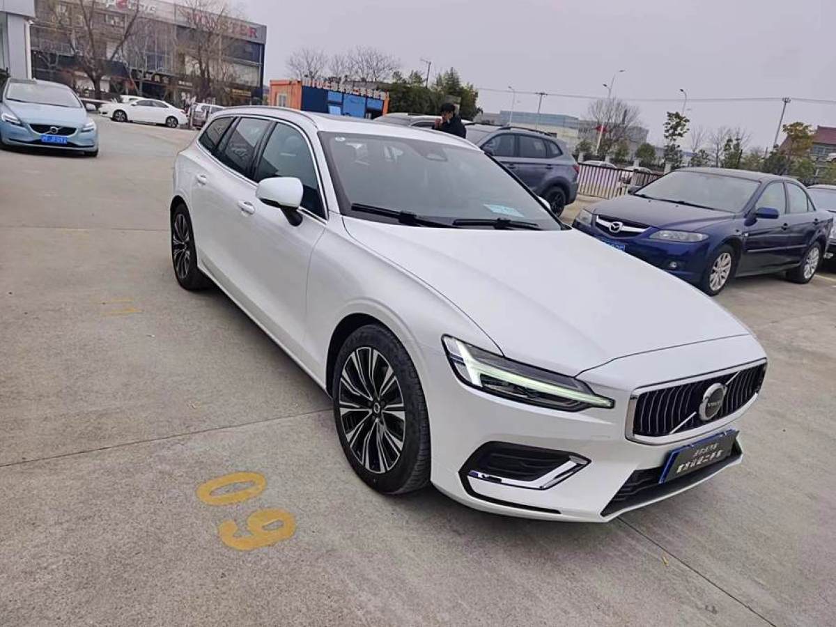 沃爾沃 V60  2024款 B5 智遠(yuǎn)豪華版圖片