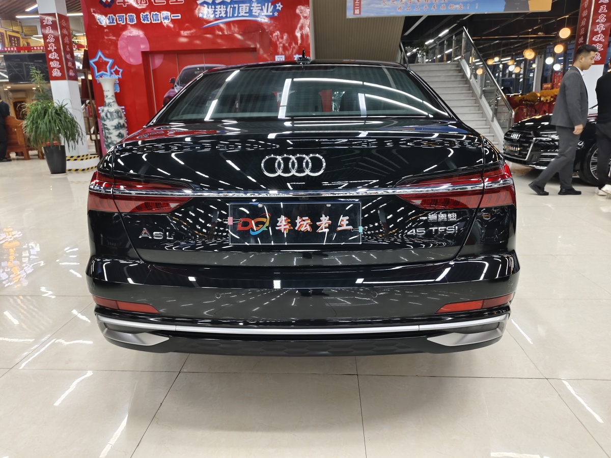 奧迪 奧迪A6L  2023款 改款 45 TFSI 臻選動(dòng)感型圖片