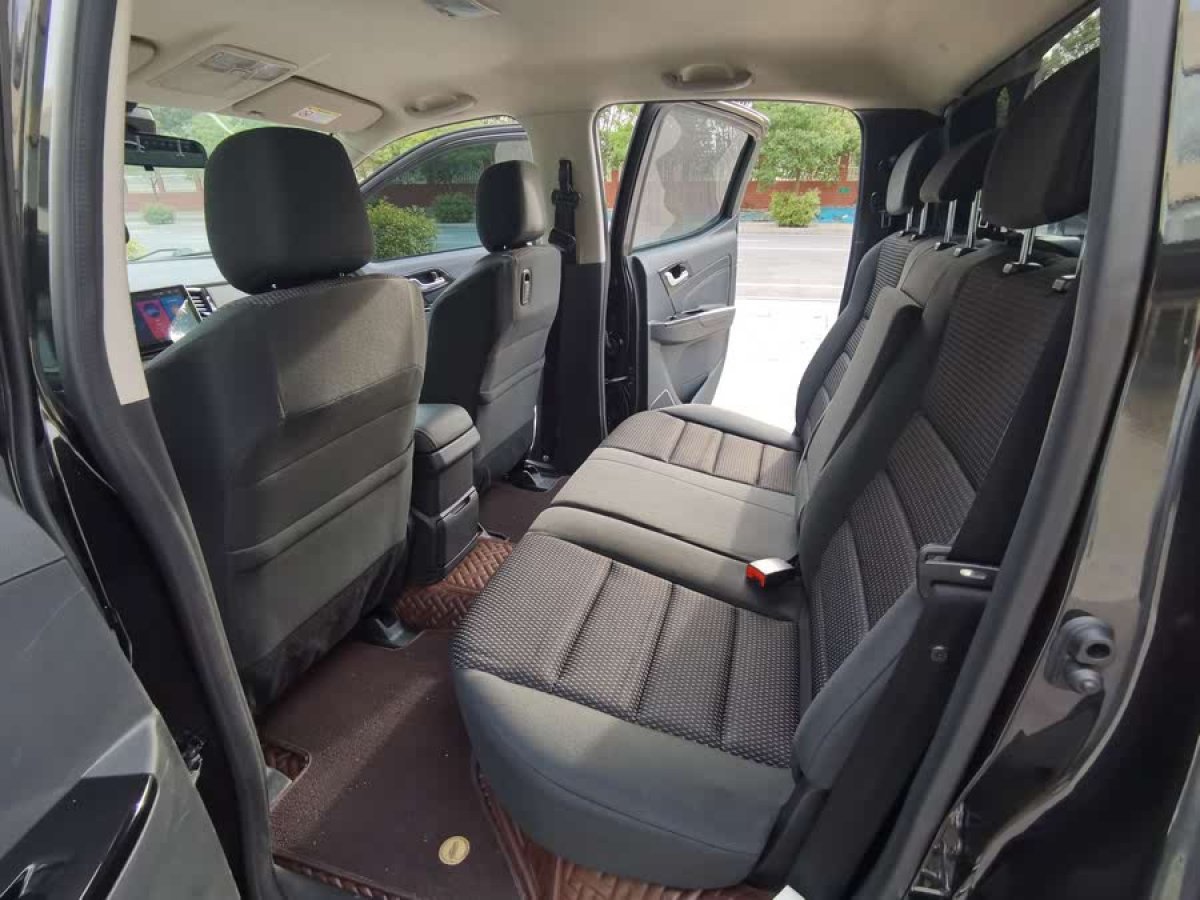 五十鈴 D-MAX  2021款 1.9T手動(dòng)兩驅(qū)柴油Global勁動(dòng)型RZ4E圖片