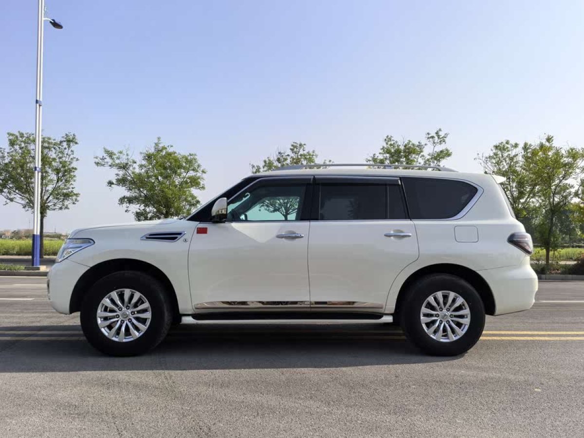 日產(chǎn) 途樂  2018款 4.0L 領英型圖片