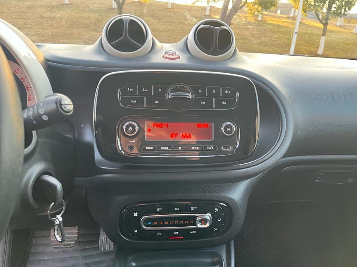 smart fortwo  2015款 1.0L 52千瓦硬頂靈動版圖片