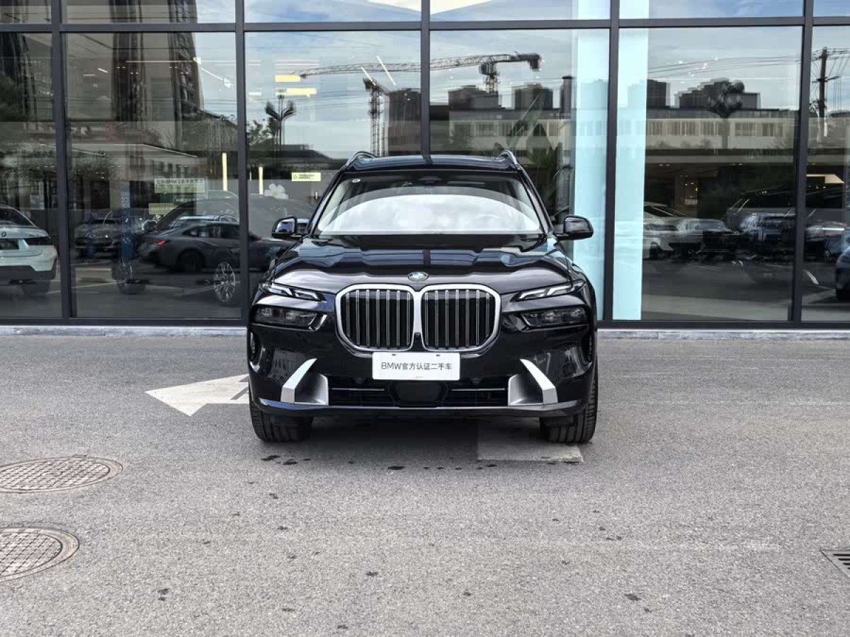 寶馬 寶馬X7  2023款 xDrive40i 領(lǐng)先型豪華套裝圖片