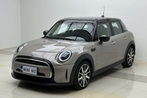 MINI MINI 改款 1.5T COOPER 艺术家 五门版