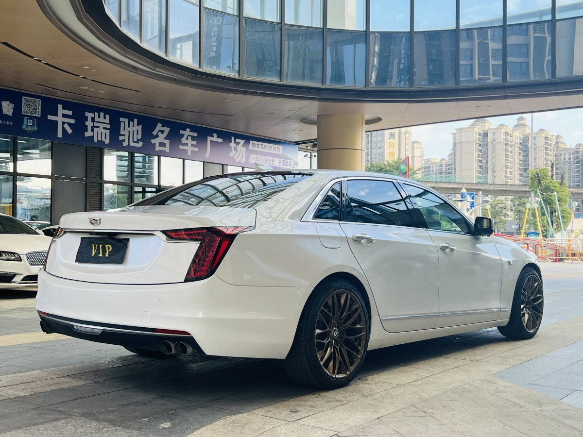 凱迪拉克 CT6  2019款 28T 時(shí)尚型圖片