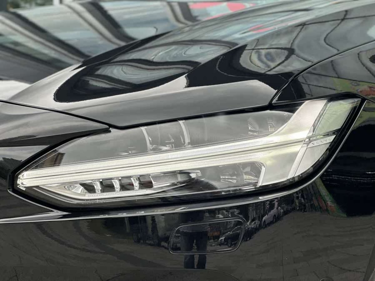 沃爾沃 S90  2019款 T5 智尊版圖片