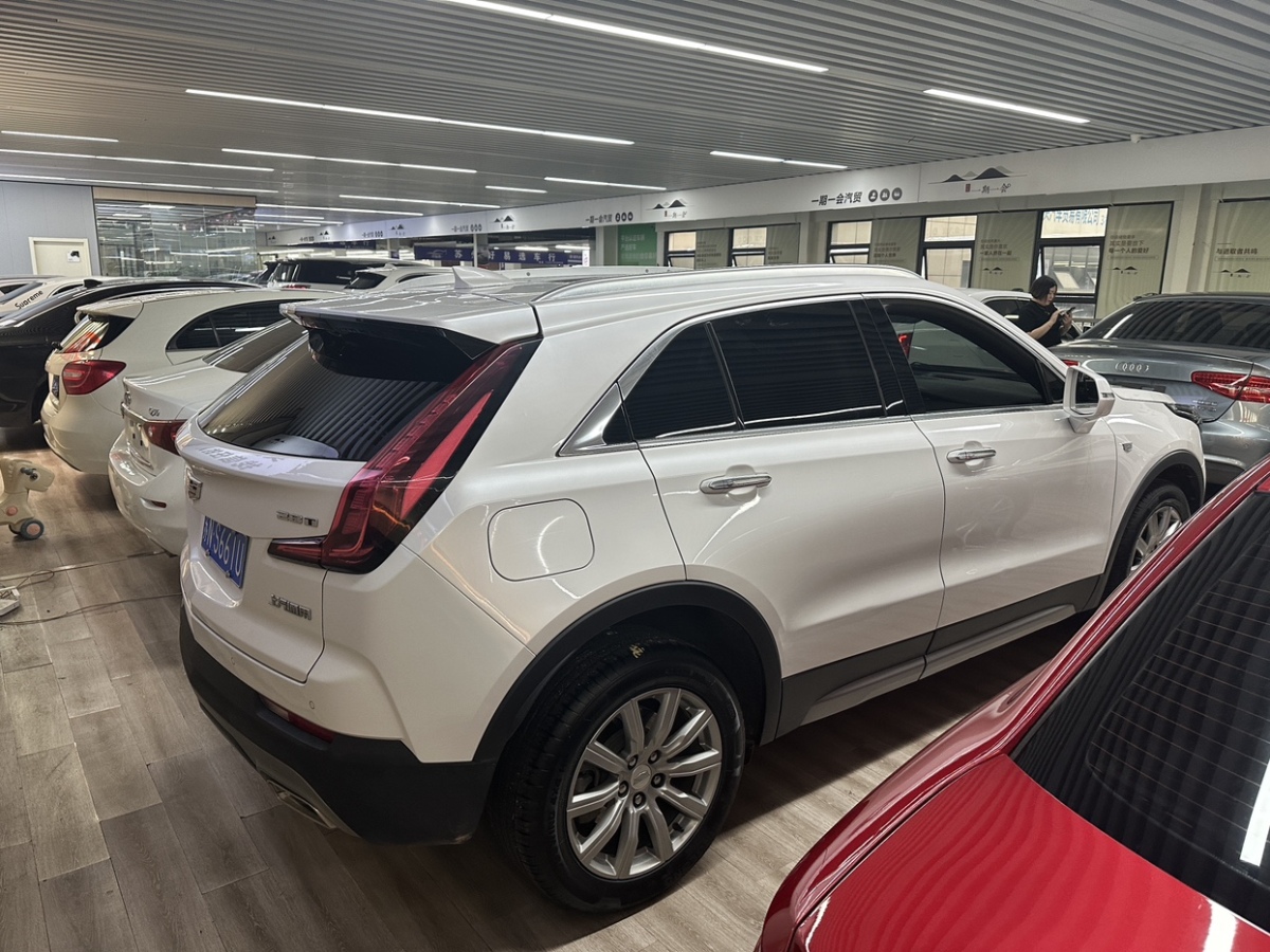 凱迪拉克 XT4  2021款 28T 兩驅(qū)領(lǐng)先型圖片