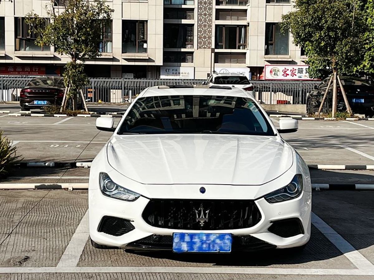 瑪莎拉蒂 Ghibli  2014款 3.0T 標(biāo)準(zhǔn)版圖片