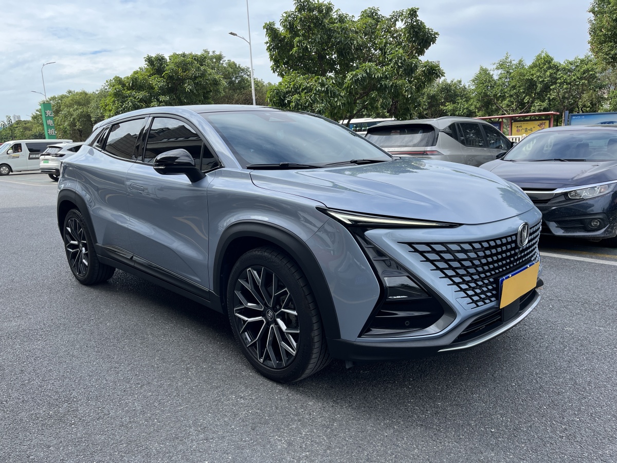 長(zhǎng)安 UNI-T  2022款 1.5T 尊貴型圖片