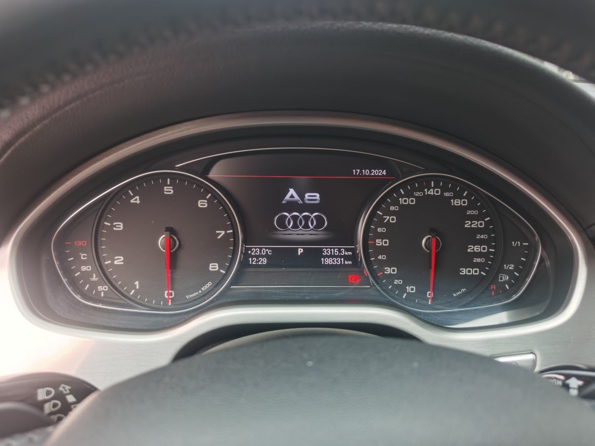 2012年9月奧迪 奧迪A8  2012款 A8L 45 TFSI quattro舒適型