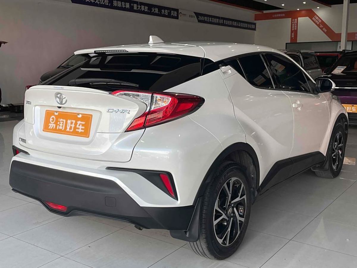 豐田 C-HR  2020款 2.0L 領(lǐng)先版圖片