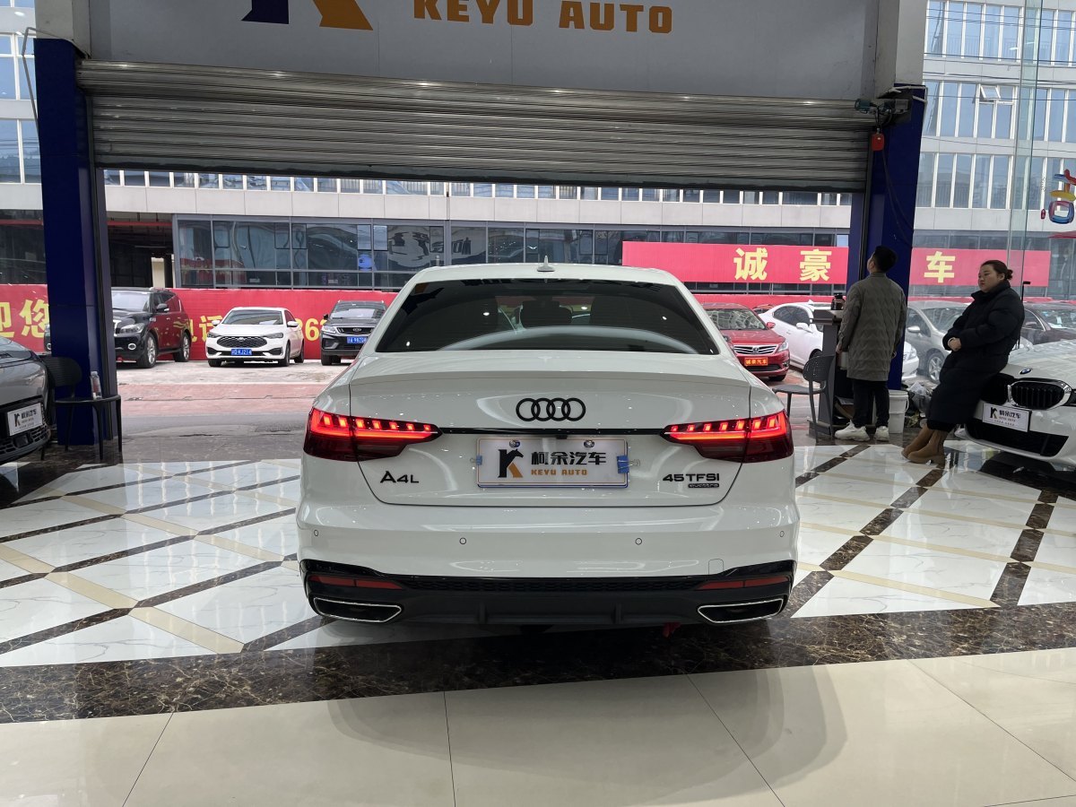 奧迪 奧迪A4L  2022款 45 TFSI quattro 臻選動感型圖片