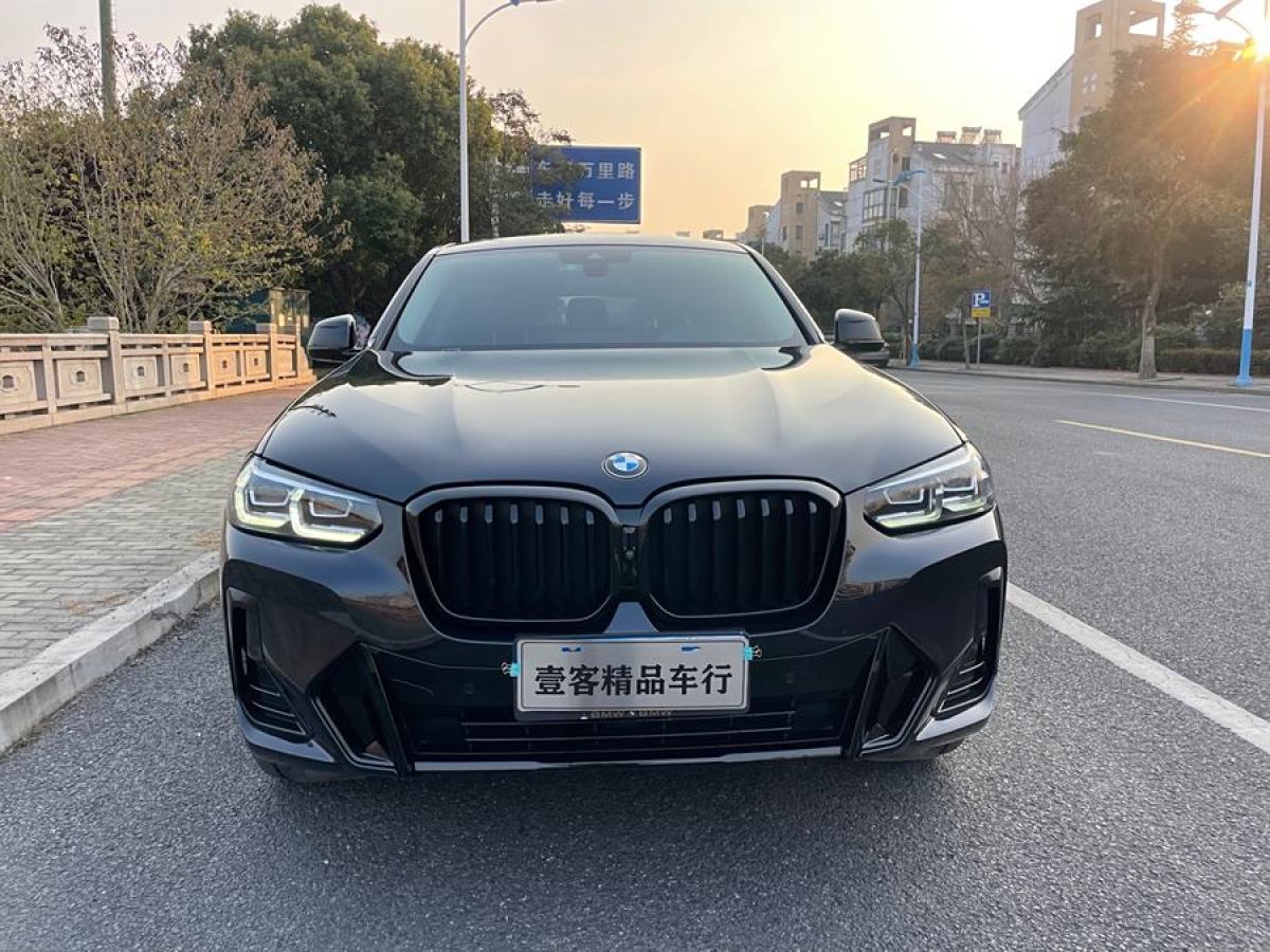 寶馬 寶馬X4  2022款 xDrive 30i M運(yùn)動(dòng)套裝圖片