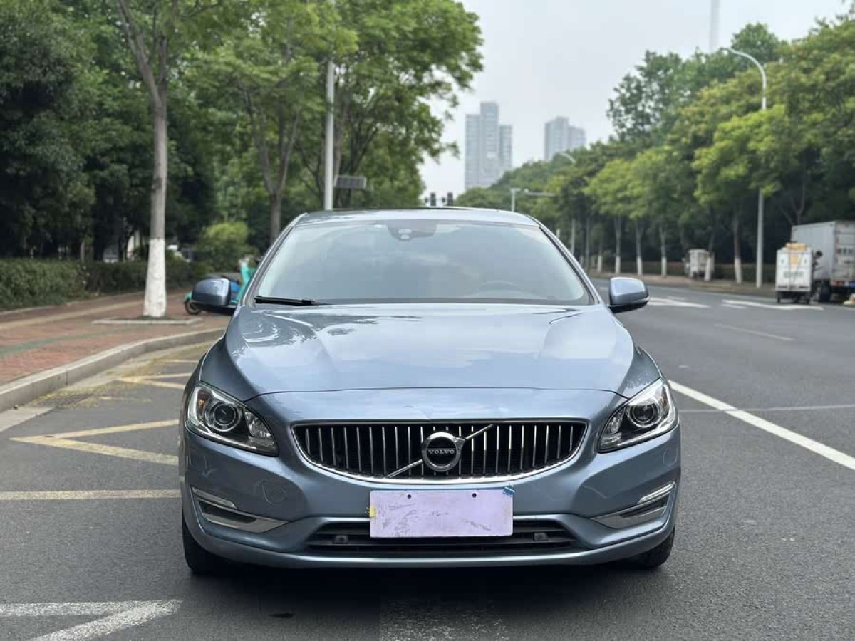 沃爾沃 S60  2014款 改款 T5 個性運(yùn)動版圖片