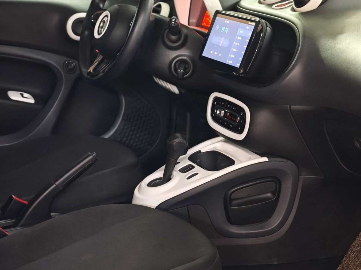 smart fortwo  2018款 1.0L 52千瓦硬頂靈動版圖片