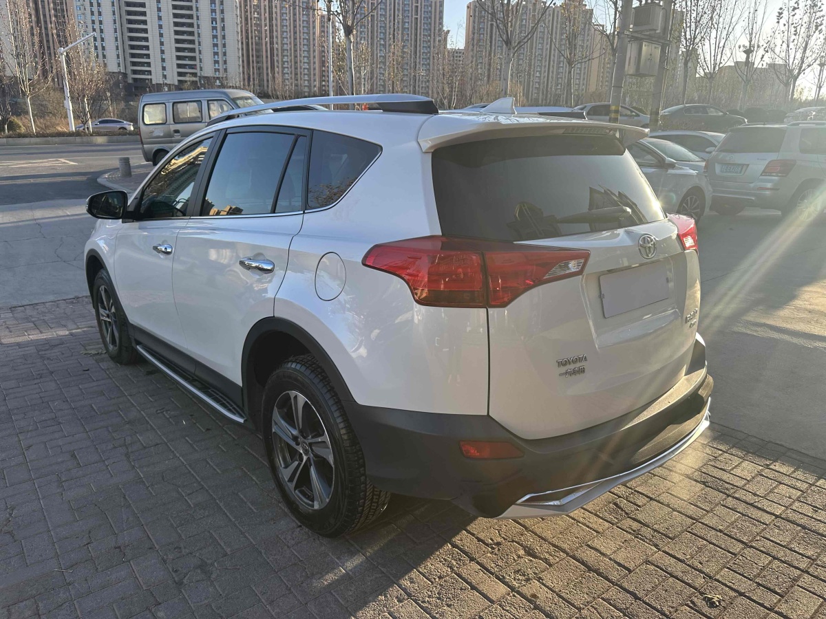 豐田 RAV4  2016款 榮放 2.0L CVT四驅(qū)新銳版圖片