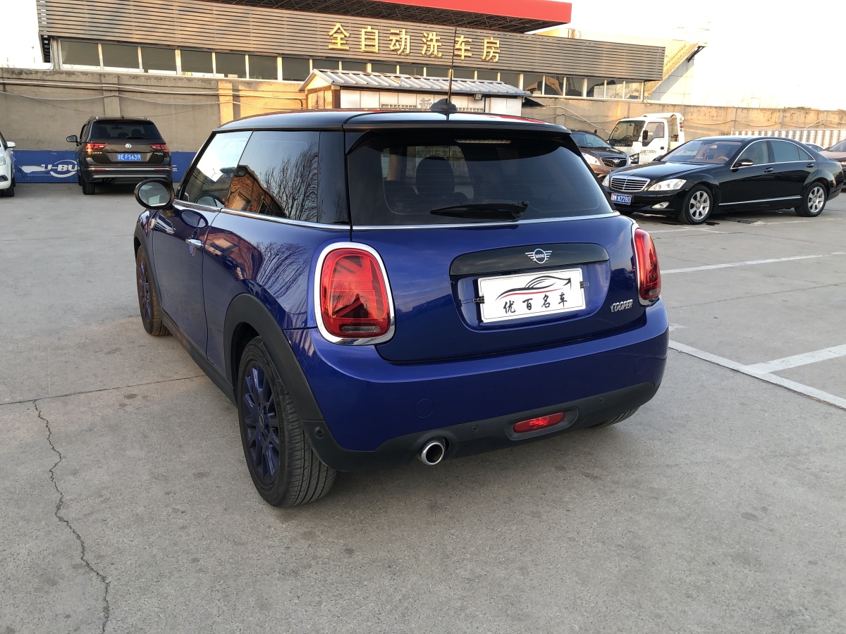 MINI COUNTRYMAN  2018款 1.5T COOPER 經(jīng)典派圖片