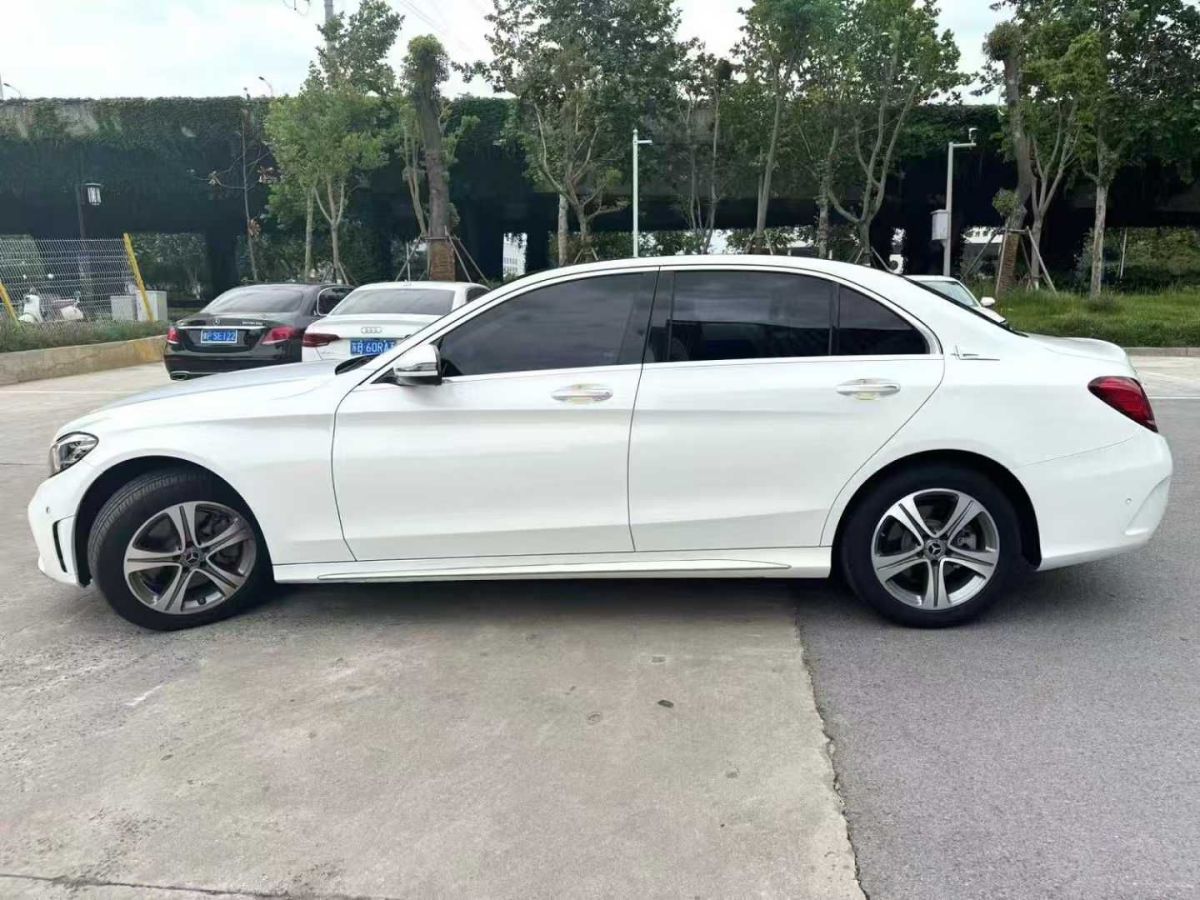 奔馳 奔馳C級(jí)  2021款 C 300 L 運(yùn)動(dòng)版圖片