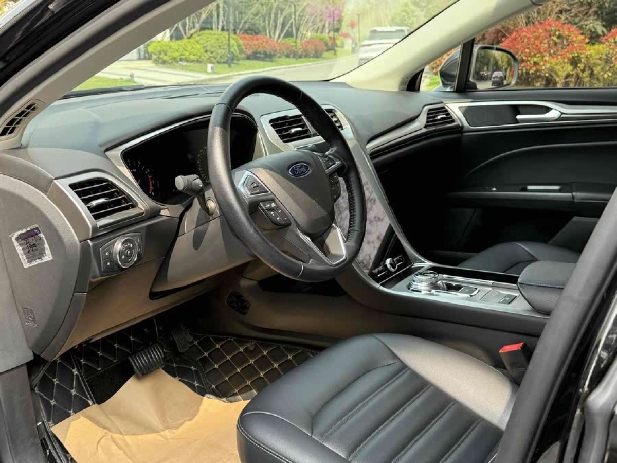 福特 蒙迪歐  2020款 EcoBoost 180 時(shí)尚型圖片