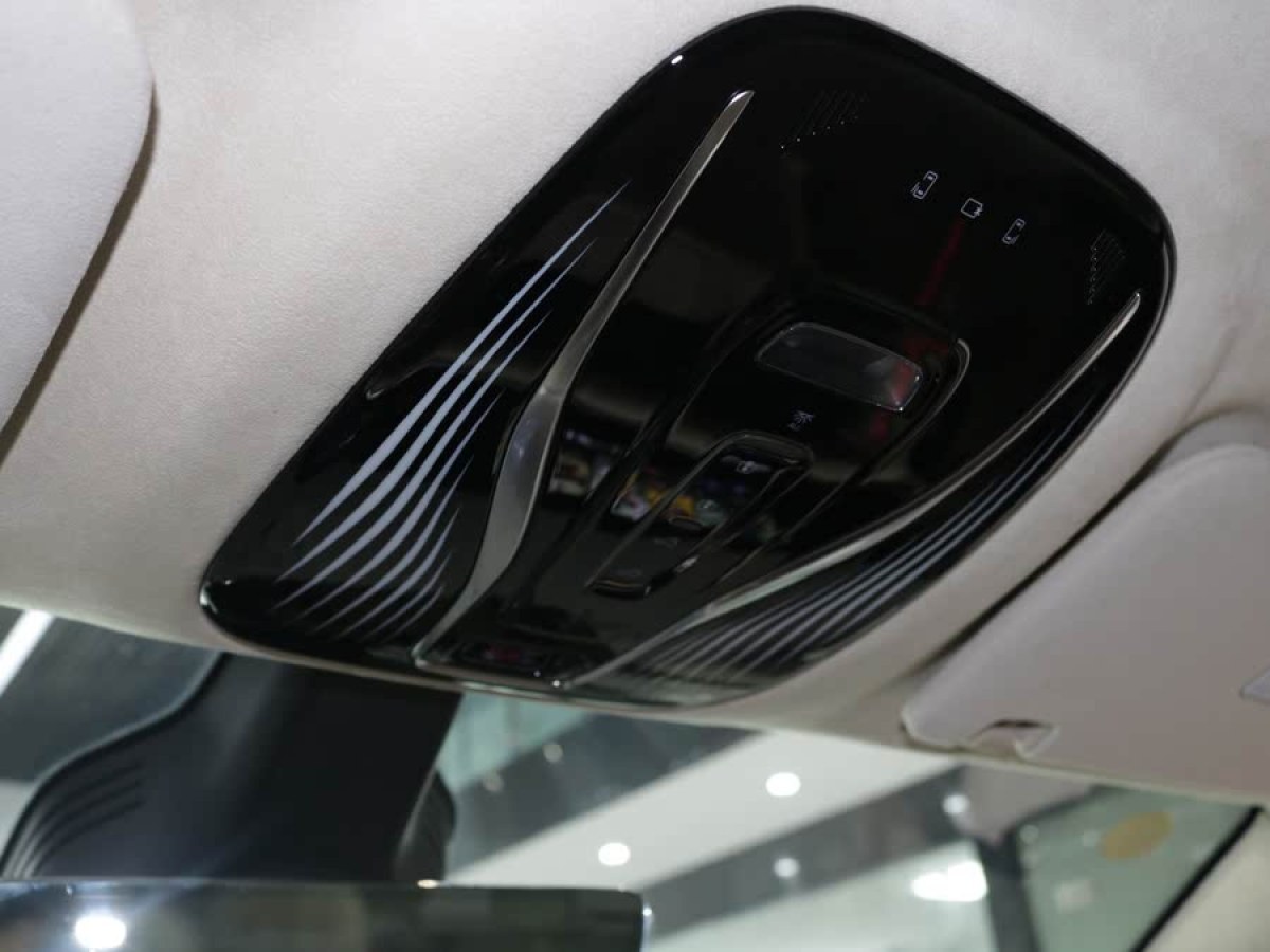 嵐圖 夢想家  2024款 PHEV 超長續(xù)航旗艦版圖片