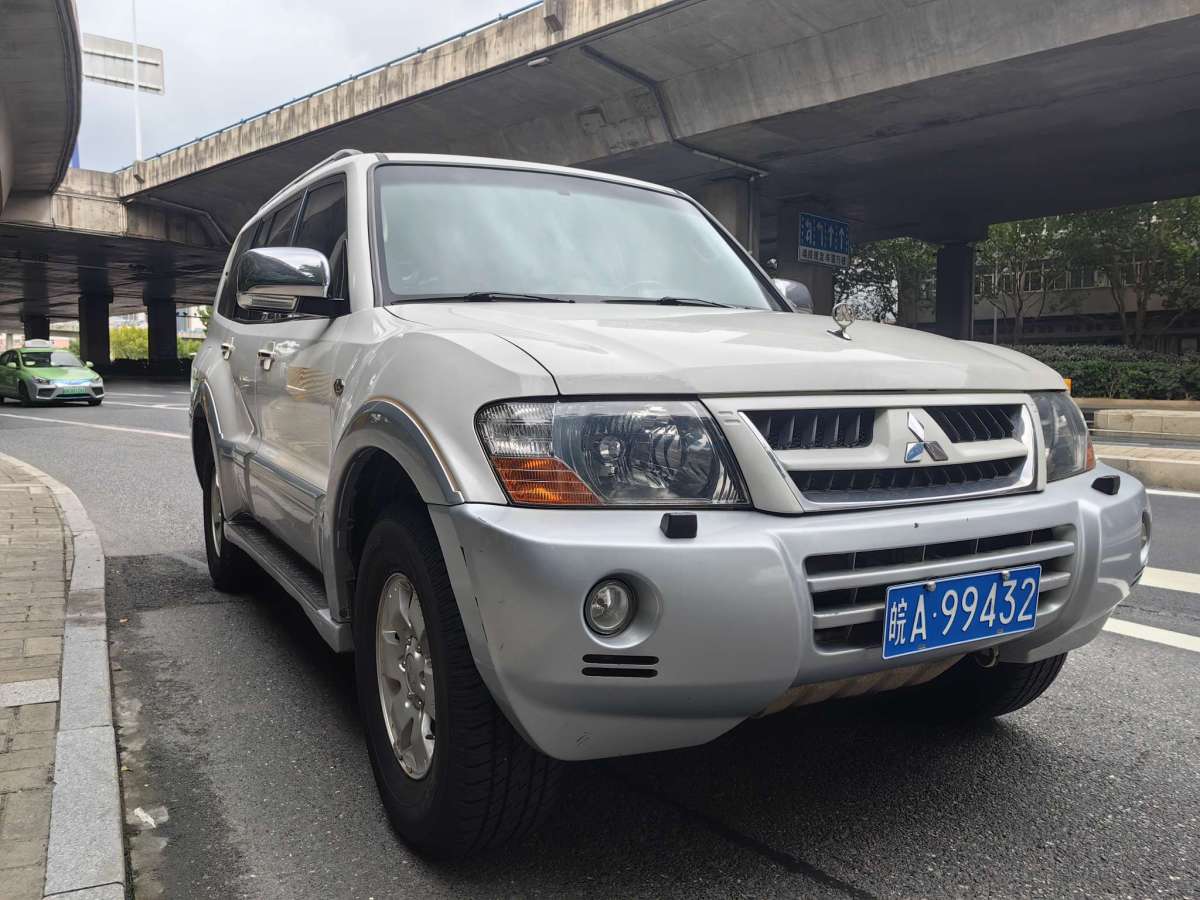 三菱 帕杰罗  2008款 V73 3.0L GLS NAVI图片