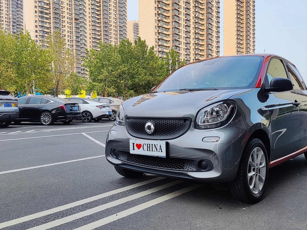 smart forfour  2018款 1.0L 52千瓦激情版圖片