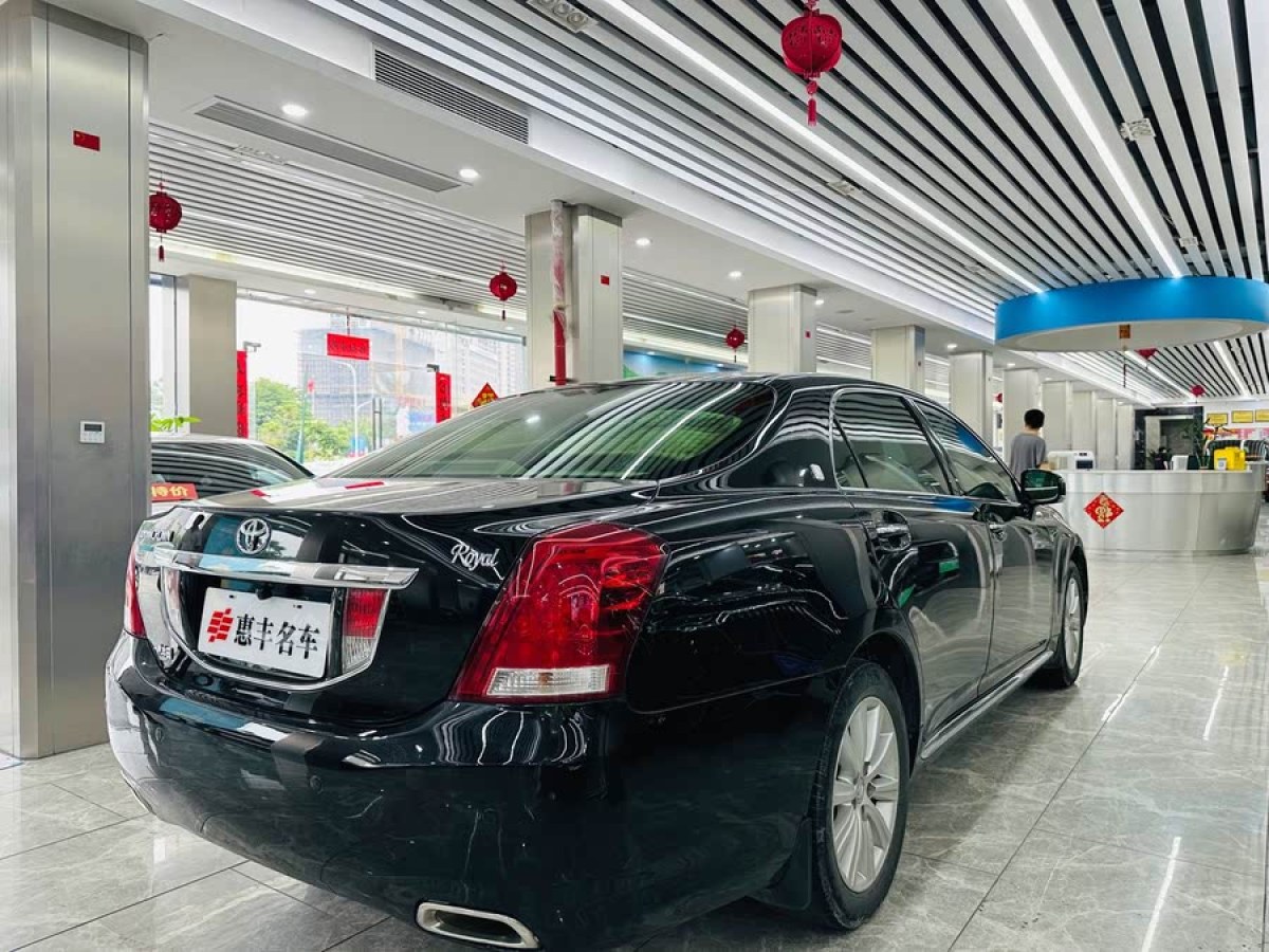 豐田 皇冠  2012款 2.5L Royal 導(dǎo)航版圖片
