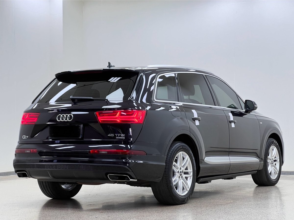 奧迪 奧迪Q7  2016款 40 TFSI S line運(yùn)動(dòng)型圖片