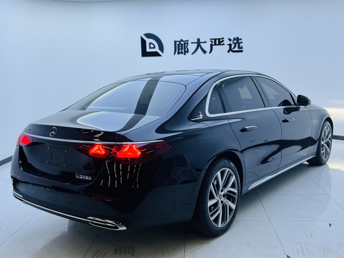 奔馳 奔馳E級  2024款 E 300 L 時(shí)尚型圖片