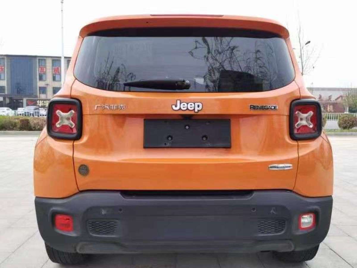 2019年04月Jeep 自由侠  2018款 互联大屏版 180T 自动劲能版