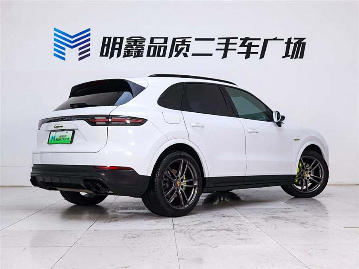 保時(shí)捷 Cayenne新能源  2023款 Cayenne E-Hybrid 2.0T 鉑金版圖片