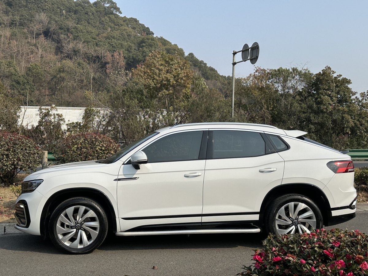 大眾 探岳X  2020款 330TSI 兩驅(qū)尊貴智聯(lián)版圖片