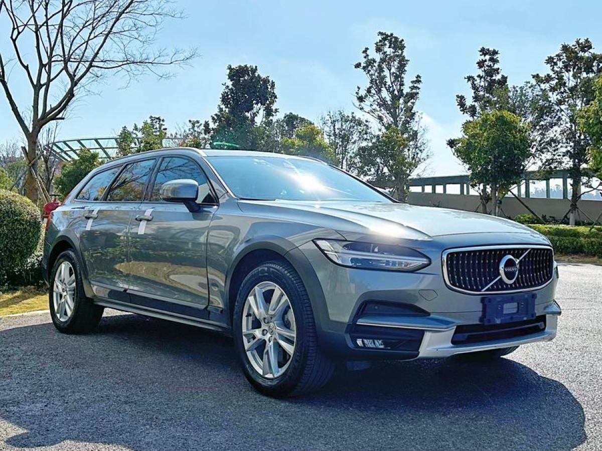 2019年1月沃爾沃 V90  2017款 Cross Country T5 AWD 智遠(yuǎn)版