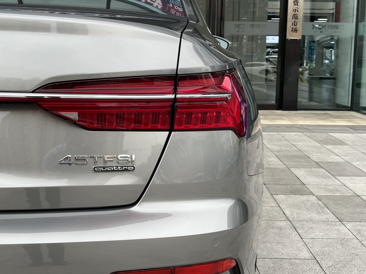 奧迪 奧迪A6L  2019款 45 TFSI quattro 臻選動感型圖片