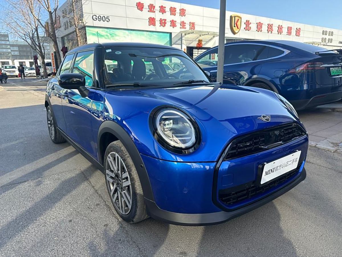 MINI MINI  2025款 1.5T COOPER 經(jīng)典派 五門(mén)版圖片