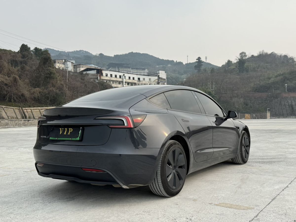 特斯拉 Model 3  2023款 煥新版 后輪驅(qū)動圖片