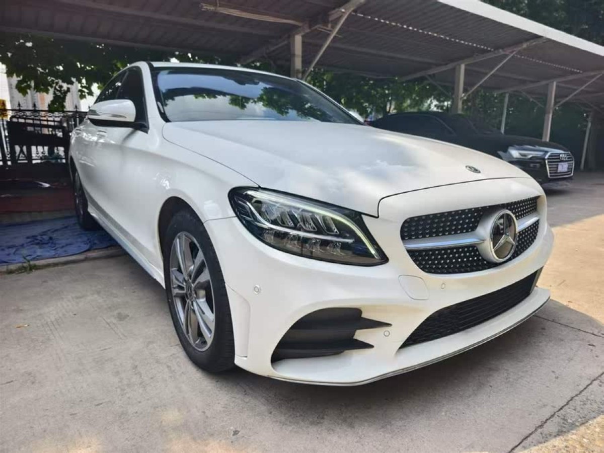 奔馳 奔馳C級  2019款 C 180 L 時尚型運(yùn)動版圖片