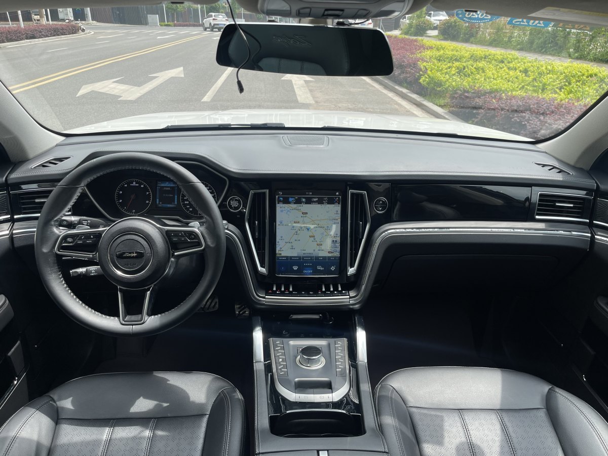 眾泰 T700  2017款 1.8T 雙離合尊享型圖片