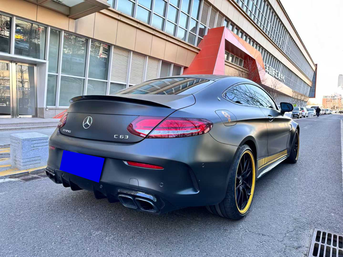 奔馳 奔馳C級AMG  2021款 AMG C 63 轎跑車 暗夜特別版圖片