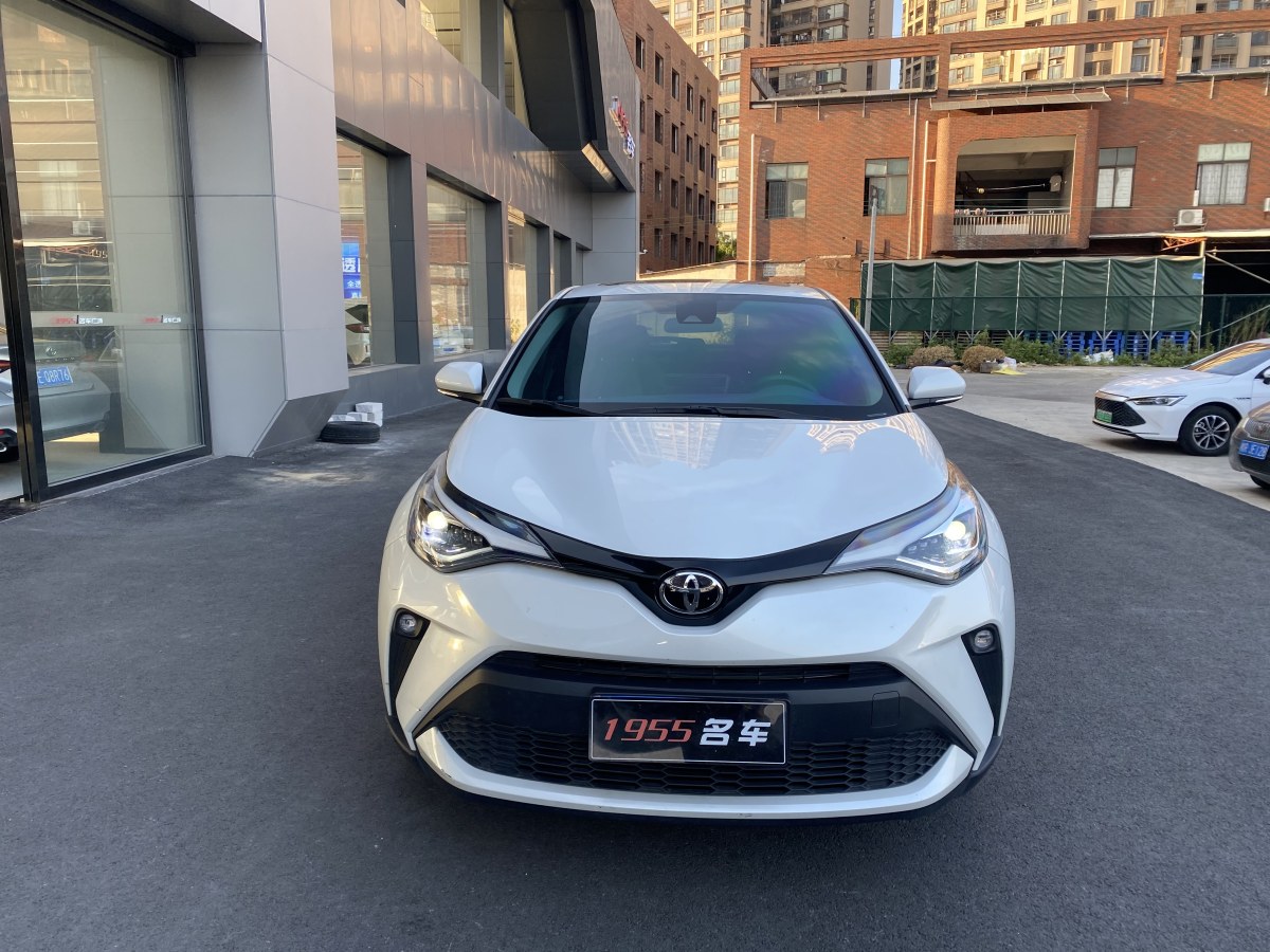 豐田 C-HR  2022款 2.0L 領(lǐng)先版圖片