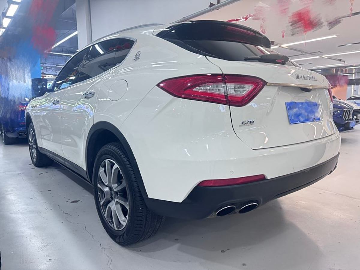 瑪莎拉蒂 Levante  2018款 3.0T 350Hp 標(biāo)準(zhǔn)版圖片