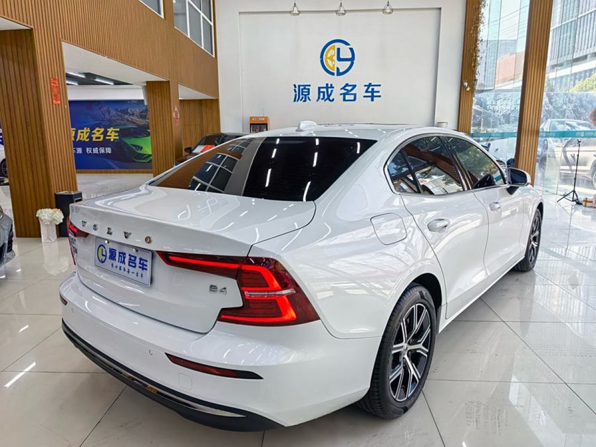 沃爾沃 S60L  2023款 B4 智逸豪華版圖片