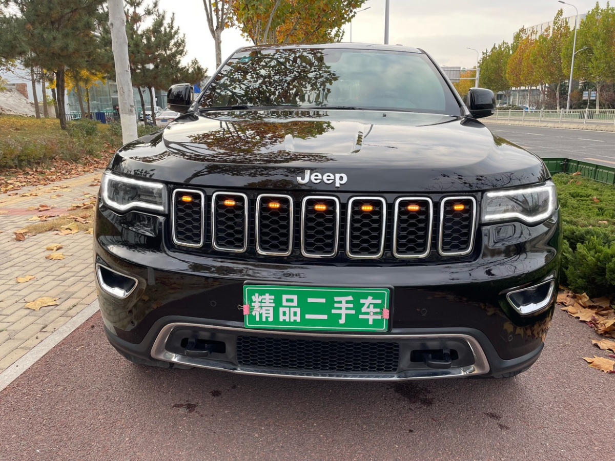 Jeep 大切諾基  2017款 3.0L 舒享導(dǎo)航版圖片