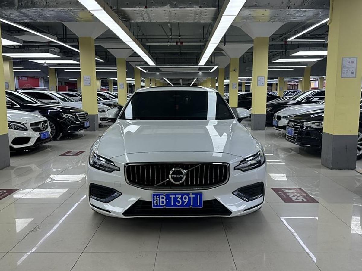 沃爾沃 S60L  2023款 B4 智逸豪華版圖片