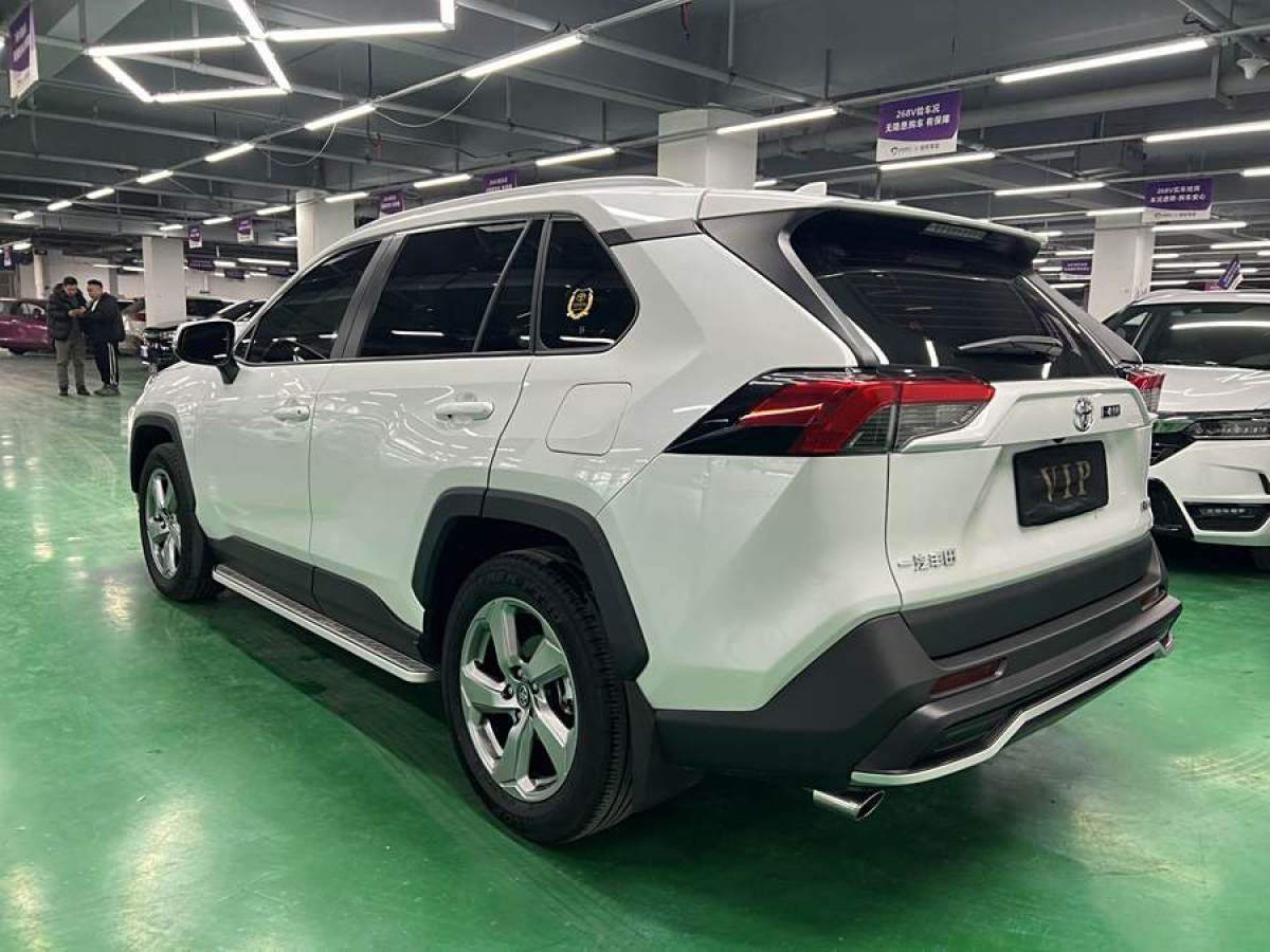 豐田 RAV4榮放  2021款 2.0L CVT兩驅(qū)風(fēng)尚PLUS版圖片