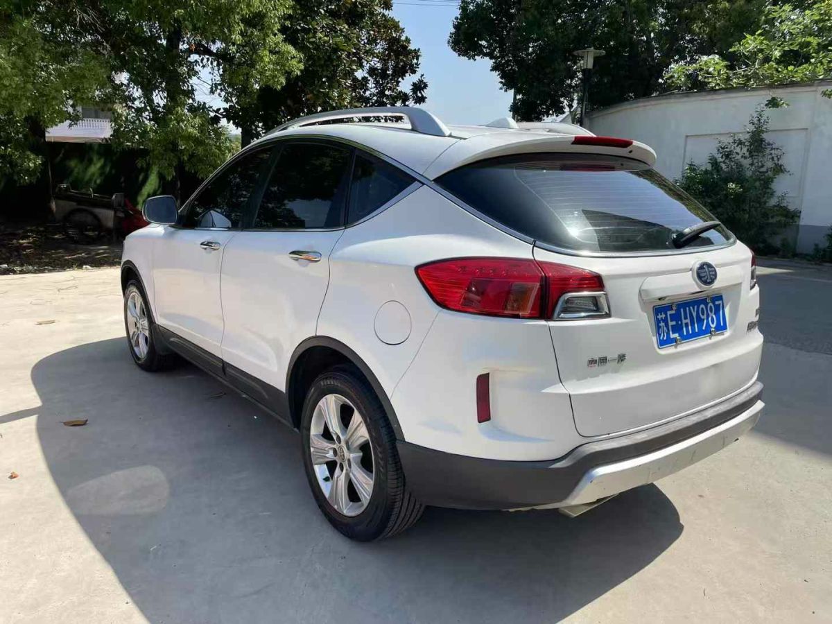奔騰 X80  2015款 1.8T 自動旗艦型圖片