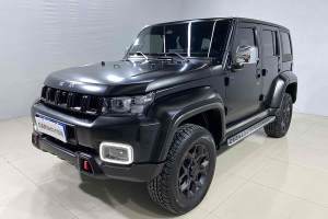 BJ40 北京 2.0D 自動四驅(qū)刀鋒英雄版?zhèn)b客型