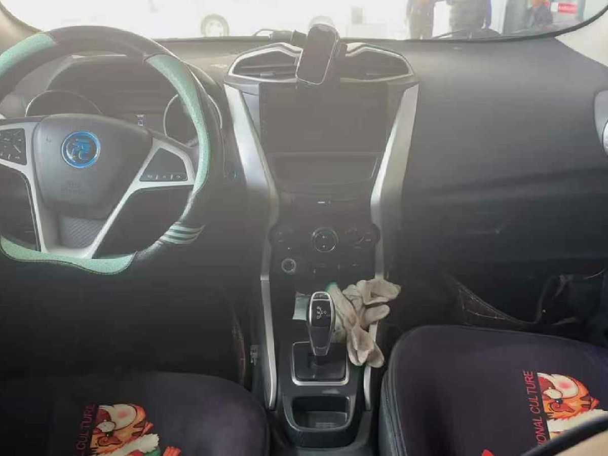 比亞迪 元新能源  2018款 EV360 智聯創(chuàng)酷型圖片