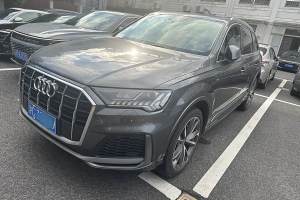 奥迪Q7 奥迪 55 TFSI quattro S line运动型