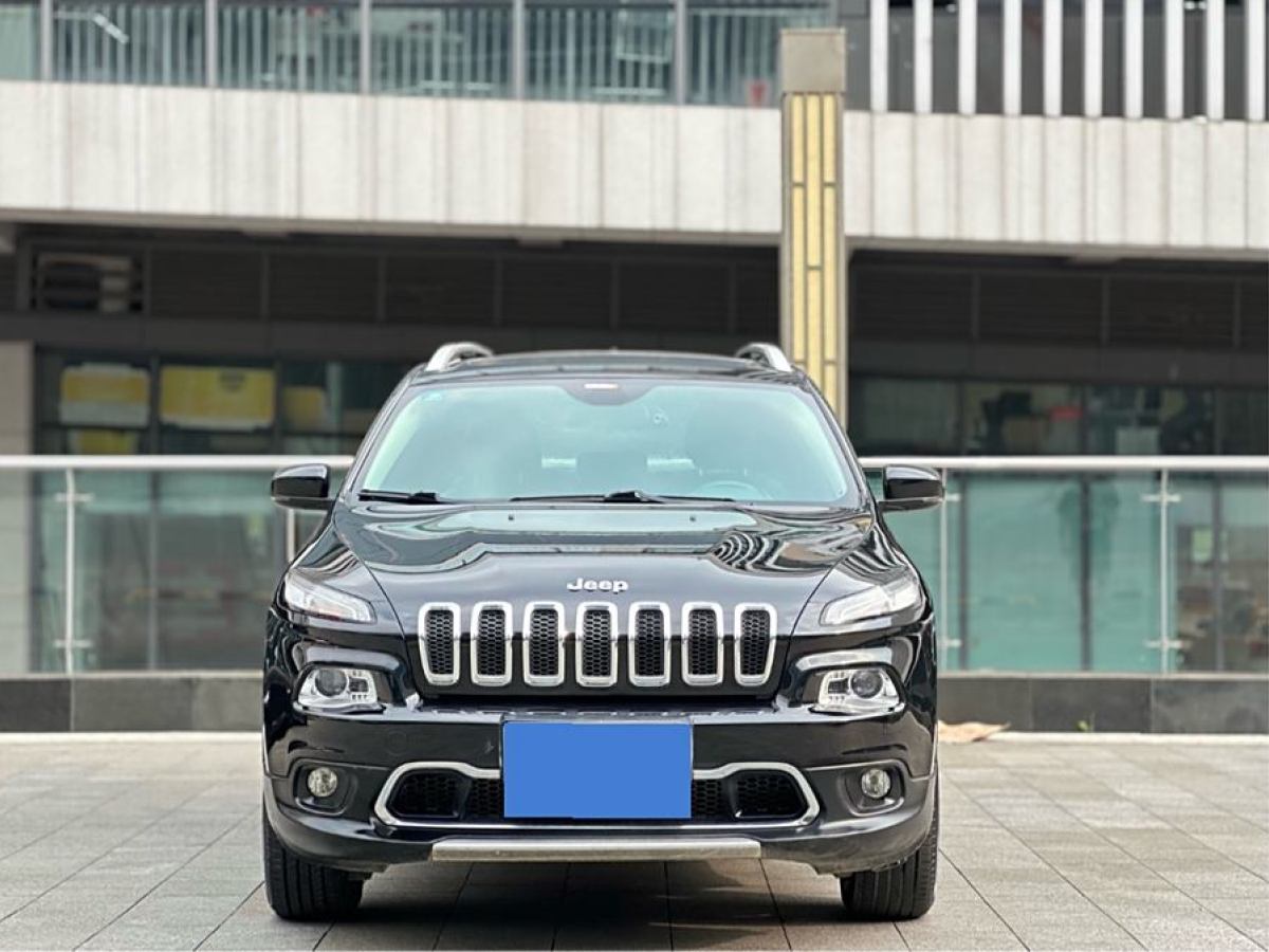 Jeep 自由光  2017款 2.0L 優(yōu)越版圖片