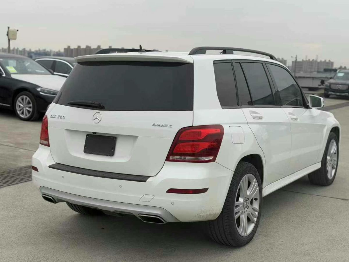 奔馳 奔馳GLK級(jí)  2014款 GLK 260 4MATIC 動(dòng)感型圖片